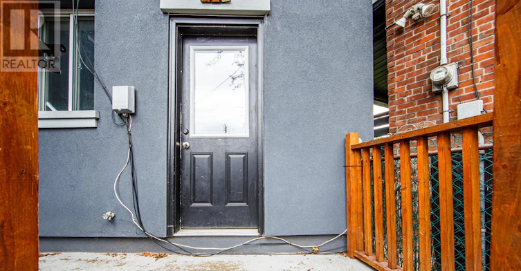 UPPER-2045 Davenport Road, Toronto, ON, M6N 1C5 - 26