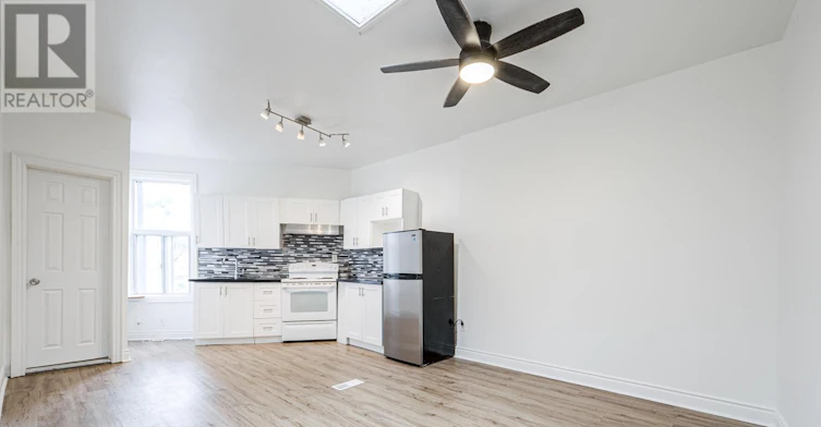 UPPER-2045 Davenport Road, Toronto, ON, M6N 1C5 - 9