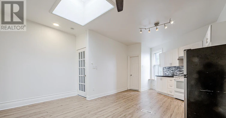 UPPER-2045 Davenport Road, Toronto, ON, M6N 1C5 - 8