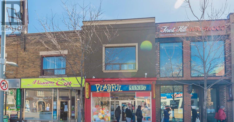 UPPER-657 St Clair Avenue W, Toronto, ON, M6C 1A7