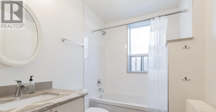 UPPER-657 St Clair Avenue W, Toronto, ON, M6C 1A7 - 18