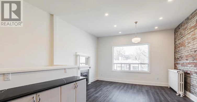 UPPER-657 St Clair Avenue W, Toronto, ON, M6C 1A7 - 9
