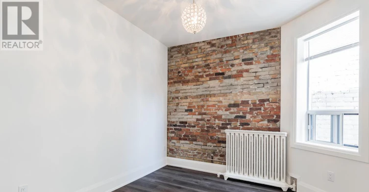 UPPER-657 St Clair Avenue W, Toronto, ON, M6C 1A7 - 12