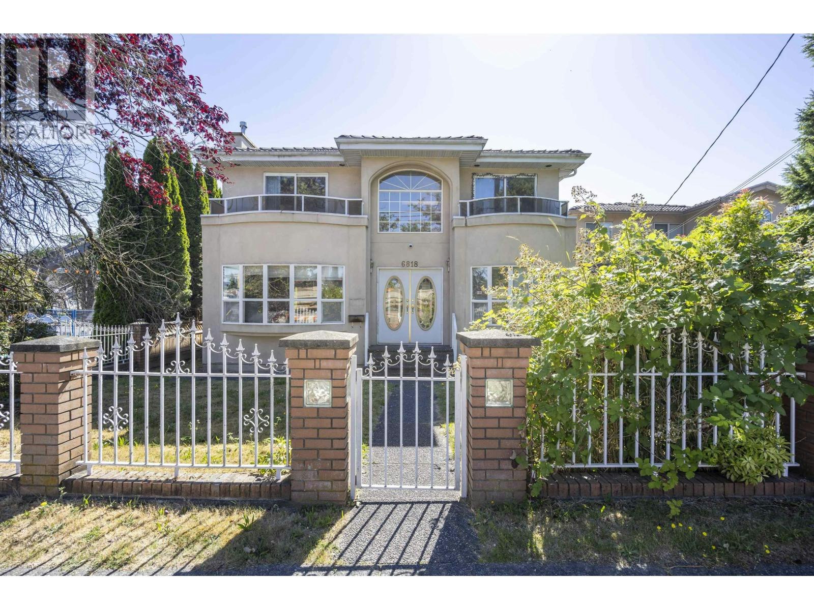 6818 Gilley Avenue, Burnaby, BC, V5J 4W7