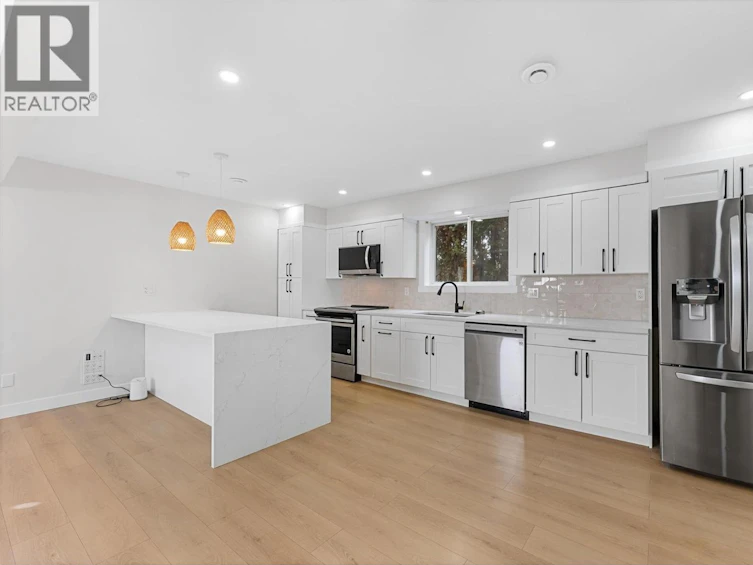 482 N Snowsell Street, Kelowna, BC, V1V 2C7 - 33