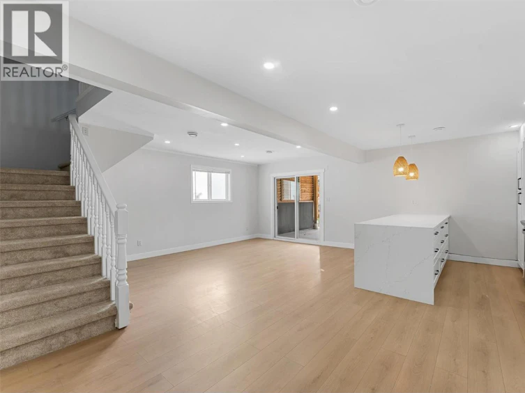 482 N Snowsell Street, Kelowna, BC, V1V 2C7 - 32