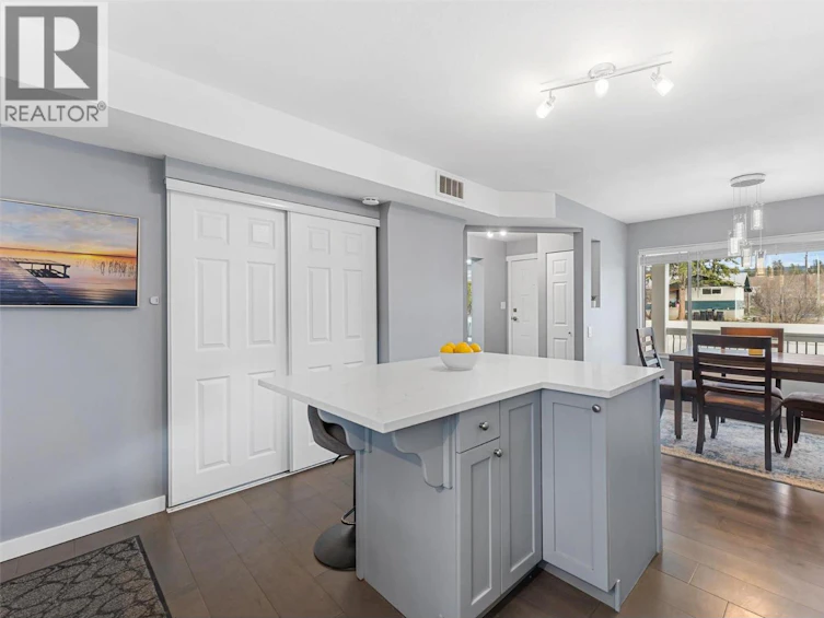 482 N Snowsell Street, Kelowna, BC, V1V 2C7 - 9