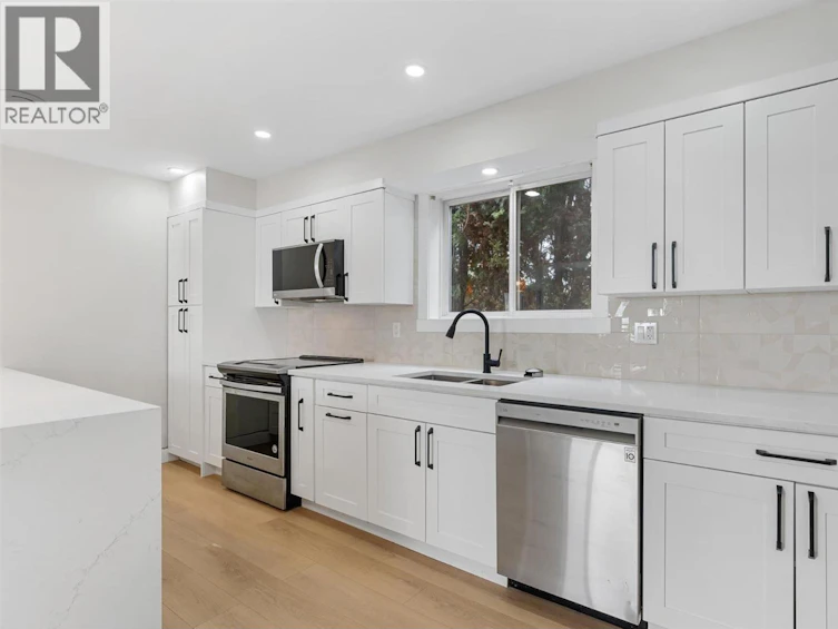 482 N Snowsell Street, Kelowna, BC, V1V 2C7 - 36