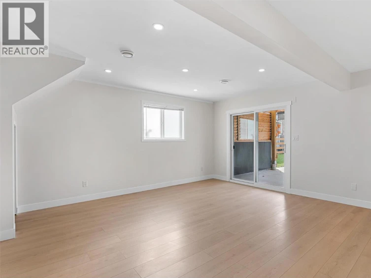482 N Snowsell Street, Kelowna, BC, V1V 2C7 - 37