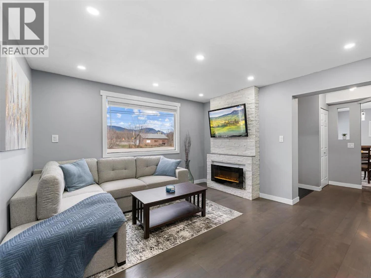 482 N Snowsell Street, Kelowna, BC, V1V 2C7 - 16