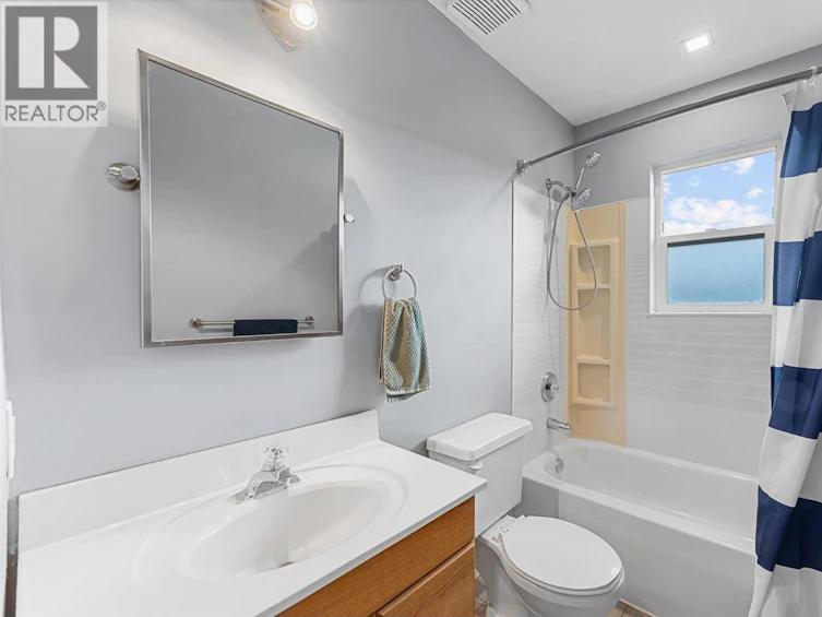 482 N Snowsell Street, Kelowna, BC, V1V 2C7 - 25