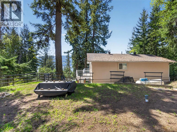 7689 Golf Course Road, Anglemont, BC, V0E 1M8 - 34
