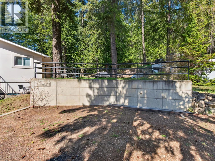 7689 Golf Course Road, Anglemont, BC, V0E 1M8 - 17