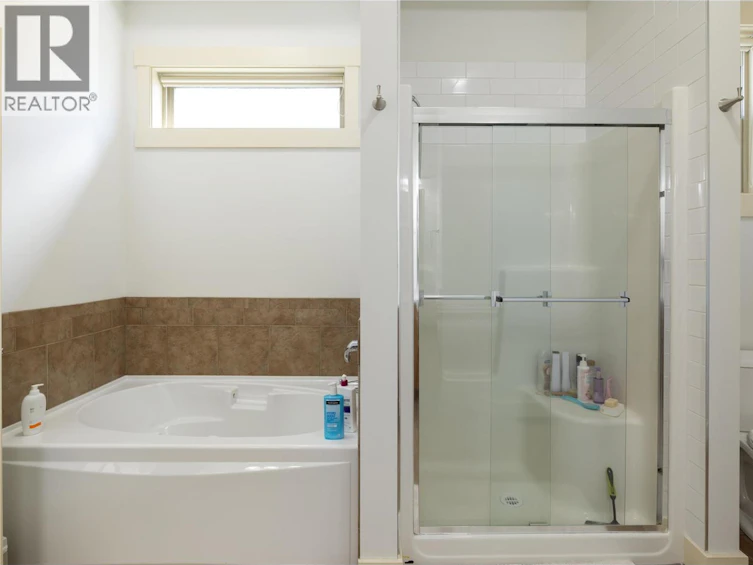 570 Gowen Place, Kelowna, BC, V1W 5B4 - 33