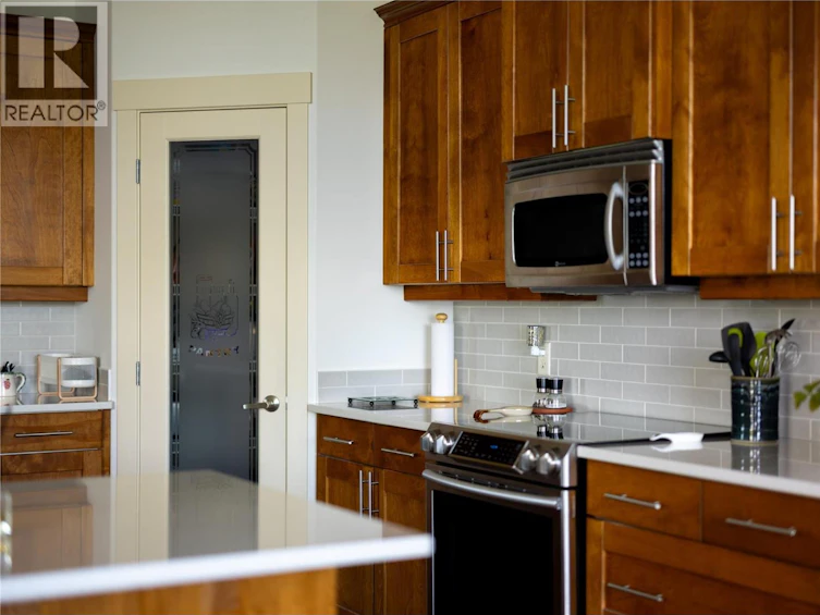 570 Gowen Place, Kelowna, BC, V1W 5B4 - 24