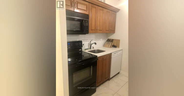 712-633 Bay Street, Toronto, ON, M5G 2G4 - 3
