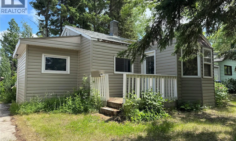 411 4th Street W
