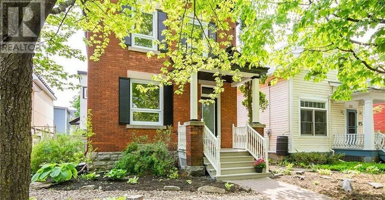 245 Mackay St Street, Ottawa, ON, K1M 2B6
