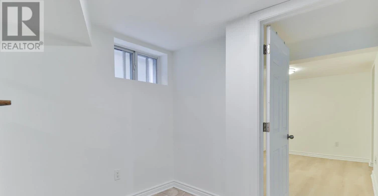 LOWER-329 Vaughan Road, Toronto, ON, M6C 2N5 - 17