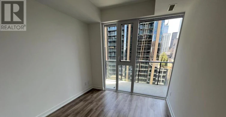 1109-20 Edward Street, Toronto, ON, M5G 1C9 - 5