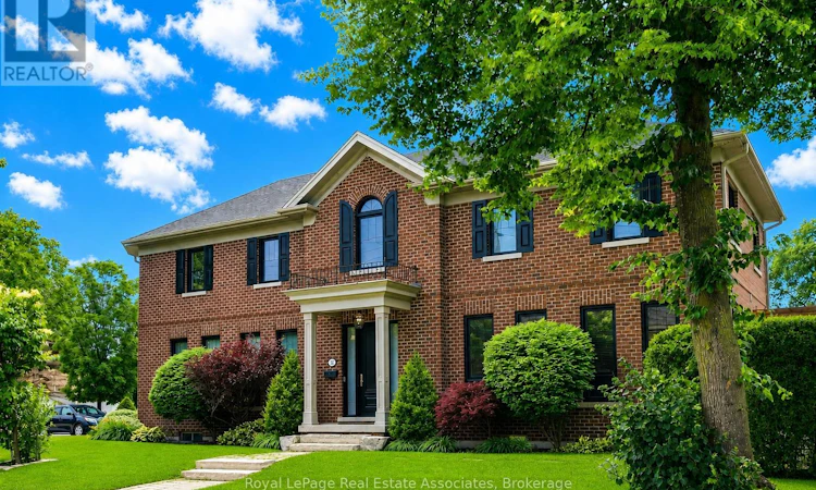 32 Jopling Avenue N
