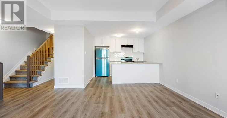 320 Parnian Private, Ottawa, ON, K2J 7K5 - 4