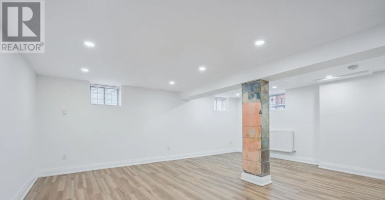 21 Holbrooke Avenue, Toronto, ON, M8Y 3B1 - 23