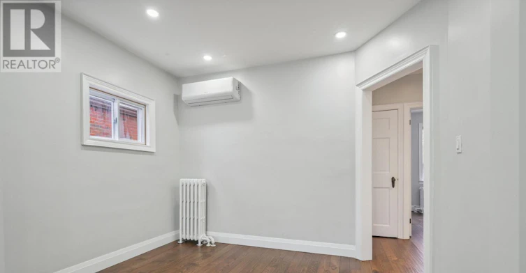 21 Holbrooke Avenue, Toronto, ON, M8Y 3B1 - 7