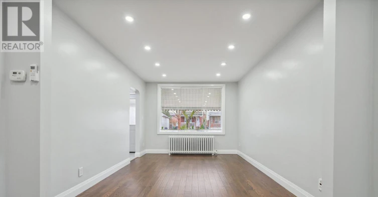21 Holbrooke Avenue, Toronto, ON, M8Y 3B1 - 6