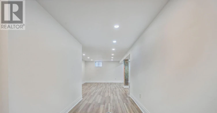 21 Holbrooke Avenue, Toronto, ON, M8Y 3B1 - 19