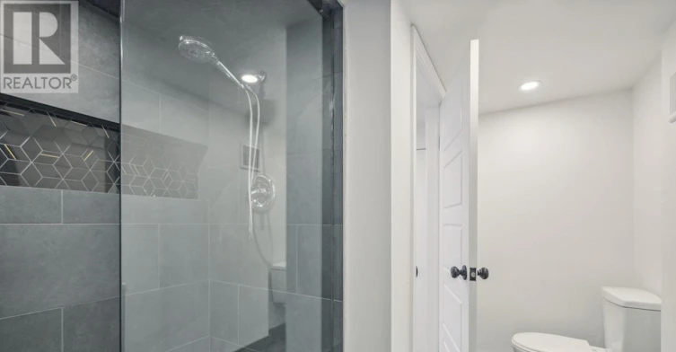 21 Holbrooke Avenue, Toronto, ON, M8Y 3B1 - 27