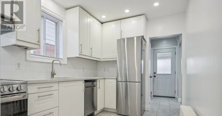 21 Holbrooke Avenue, Toronto, ON, M8Y 3B1 - 10