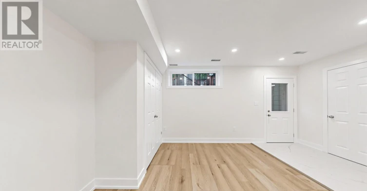 BSMT-115 D'arcy Street, Toronto, ON, M5T 1K2 - 6