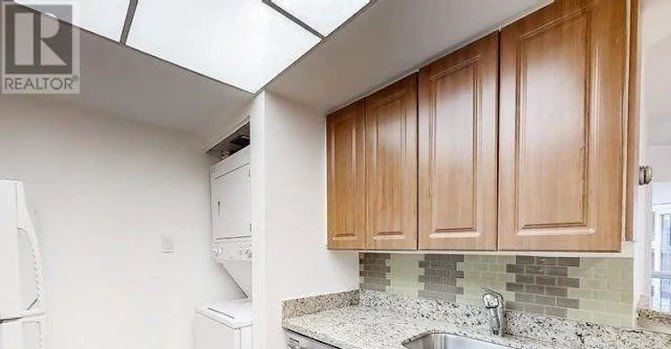 512-1001 Bay Street, Toronto, ON, M5S 3A6 - 5
