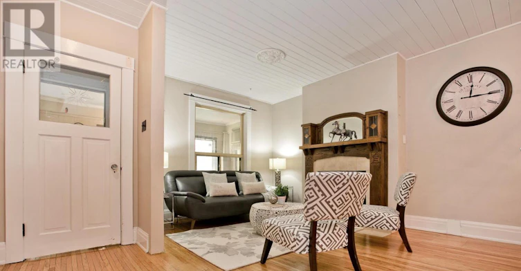 62 Keystone Avenue, Toronto, ON, M4C 1H4 - 8