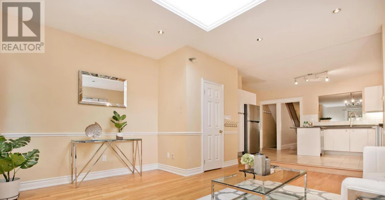 62 Keystone Avenue, Toronto, ON, M4C 1H4 - 4