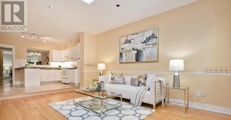 62 Keystone Avenue, Toronto, ON, M4C 1H4 - 2
