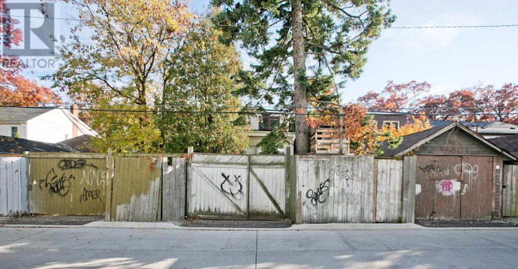 62 Keystone Avenue, Toronto, ON, M4C 1H4 - 30