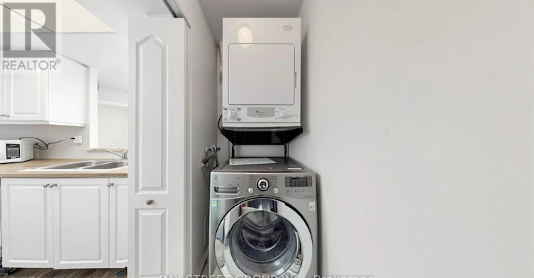 PH 720-1001 Cedarglen Gate, Mississauga, ON, L5C 4R2 - 33