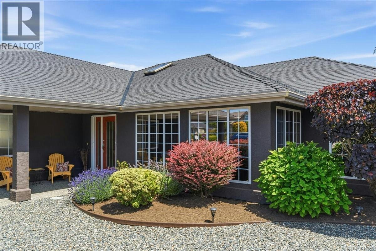 769 Anson Place, Qualicum Beach, BC, V9K 2J4