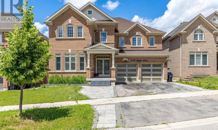 8 Dykie Court W