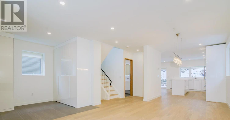 116 Boulton Drive, Toronto, ON, M4V 2V6 - 7