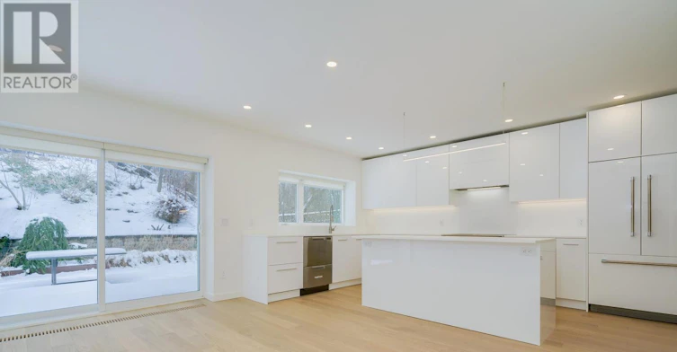 116 Boulton Drive, Toronto, ON, M4V 2V6 - 10