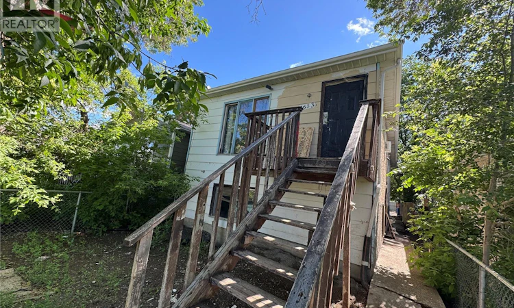 1633 Retallack Street