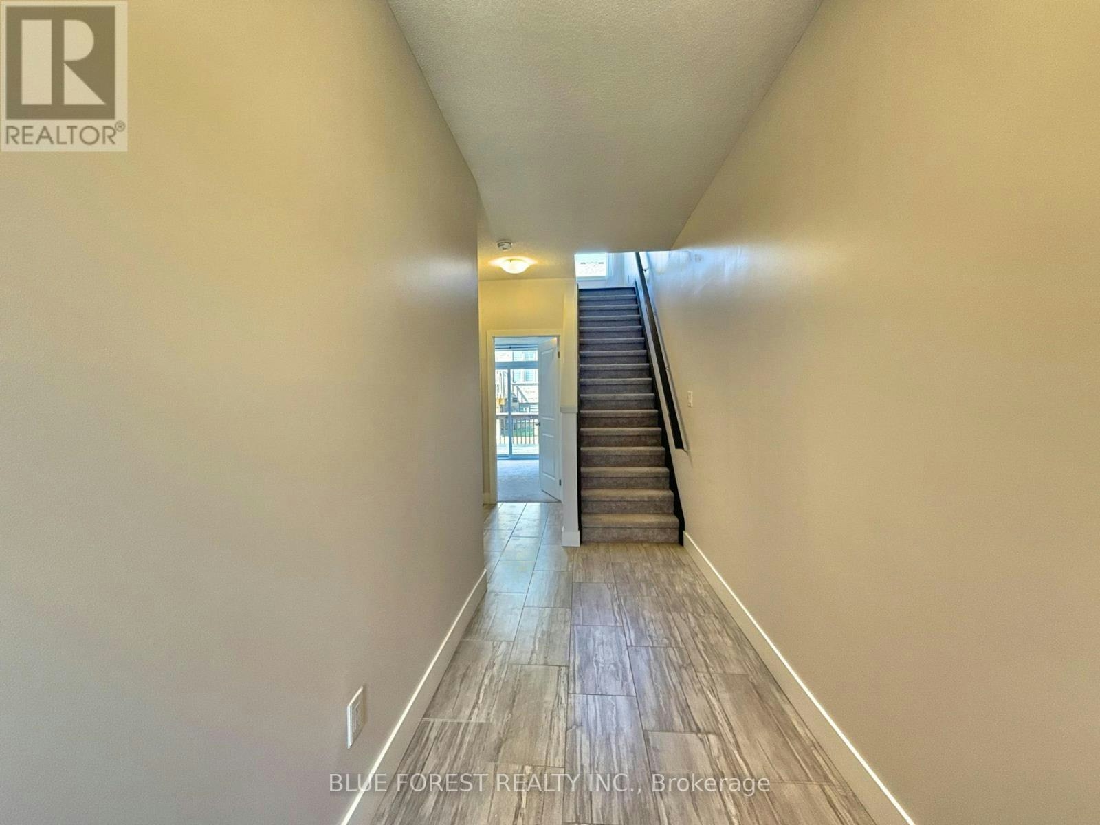 2112 Meadowgate Boulevard, London, ON, N6M 0H5 - 4
