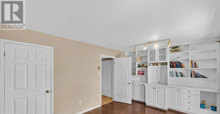 2086 Carling Avenue, Ottawa, ON, K2A 1G8 - 7