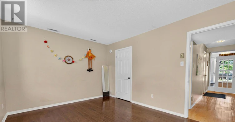 2086 Carling Avenue, Ottawa, ON, K2A 1G8 - 5