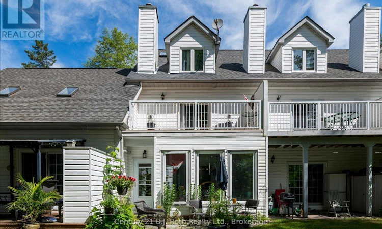 B7-22 Wasaga Woods Circle
