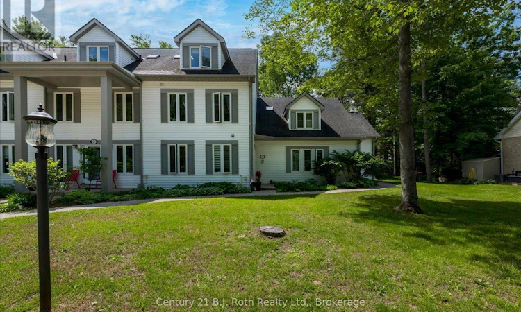 B7-22 Wasaga Woods Circle