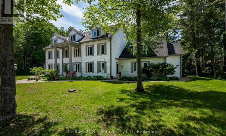 B7-22 Wasaga Woods Circle